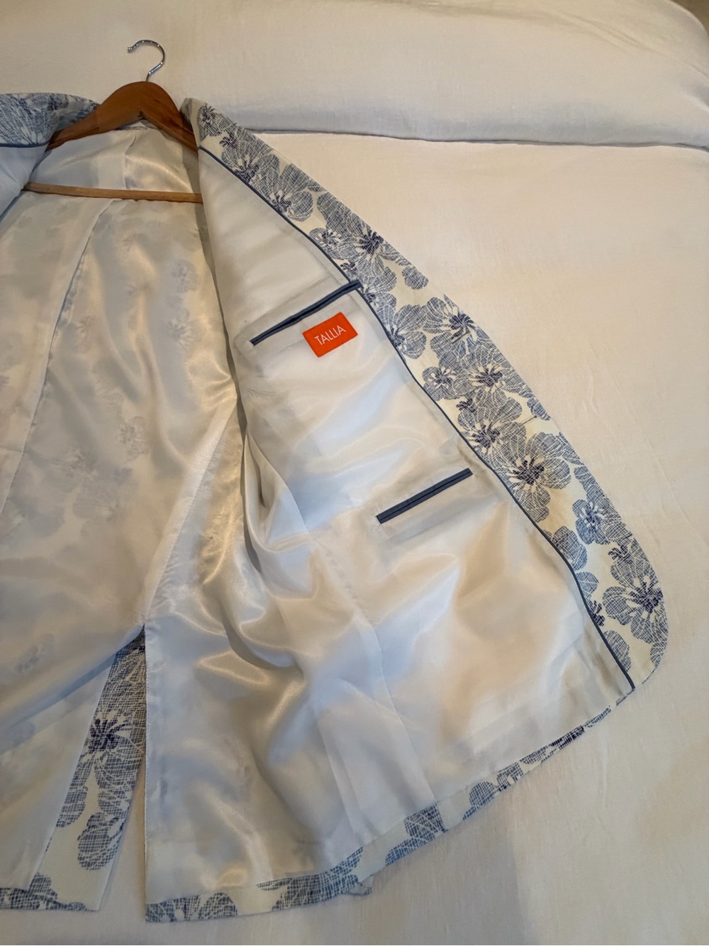 TALLIA Floral Blazer Jacket in Blue and White - Picture 2 of 6